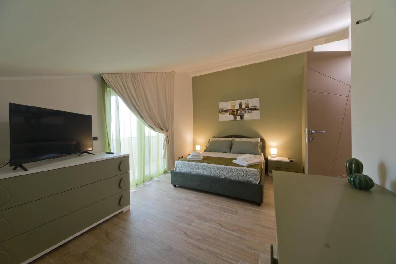 Slow Chic Apartment Beb Policlinico Mesyna Zewnętrze zdjęcie